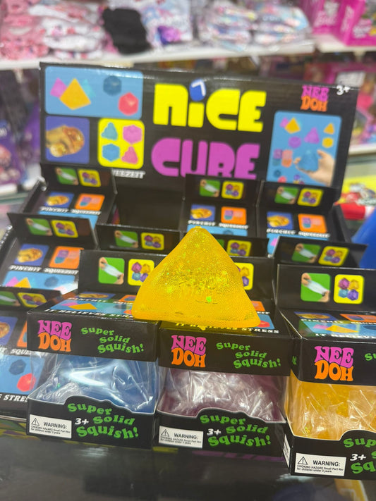 TRIANGOLO NEEDOH GLITTER SQUISHY